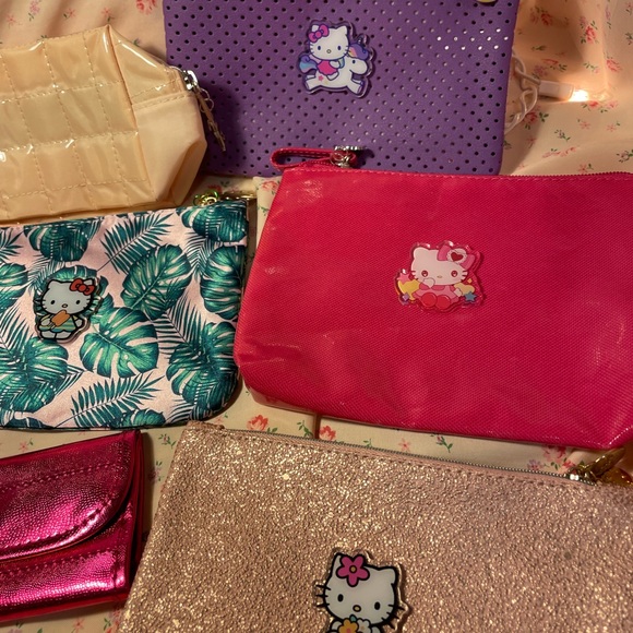 🎀 Hello Kitty Bundle Of Purses/bags/pouches 🎀 - Picture 2 of 2